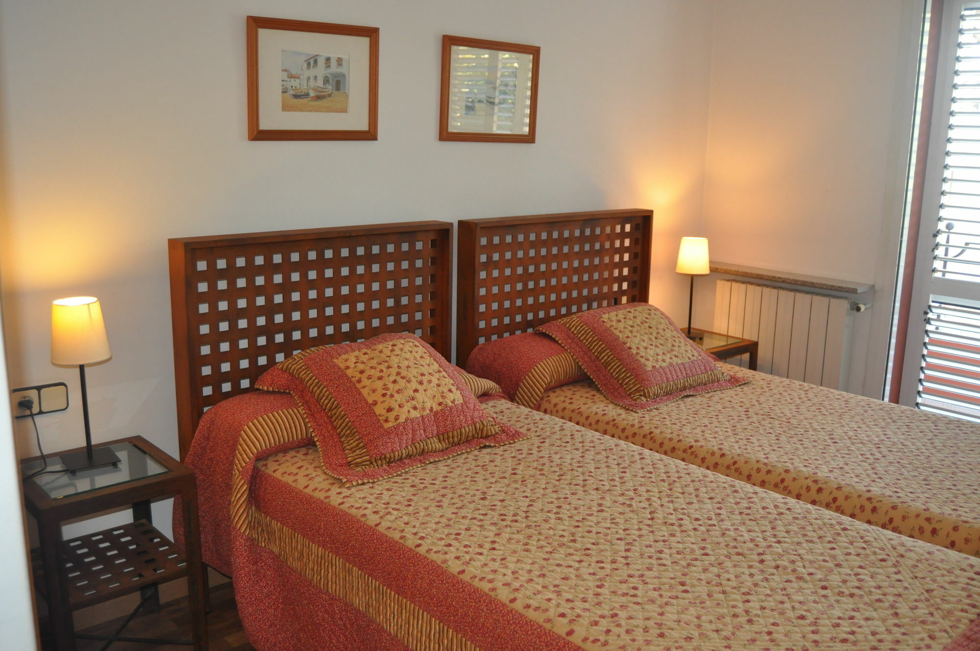 Girona Apartments Esterno foto